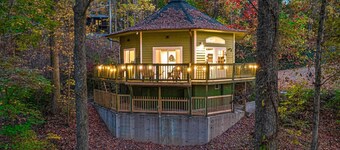 Play Arcade Games, Make Firepit S'mores & Explore Downtown Blue Ridge in Minutes - Trails End