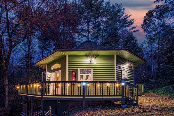 المنشأة من الخارج