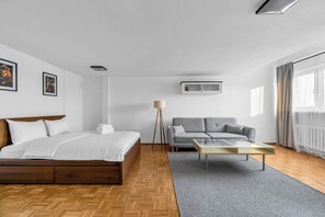 1 habitación, tabla de planchar con plancha, wifi y ropa de cama 