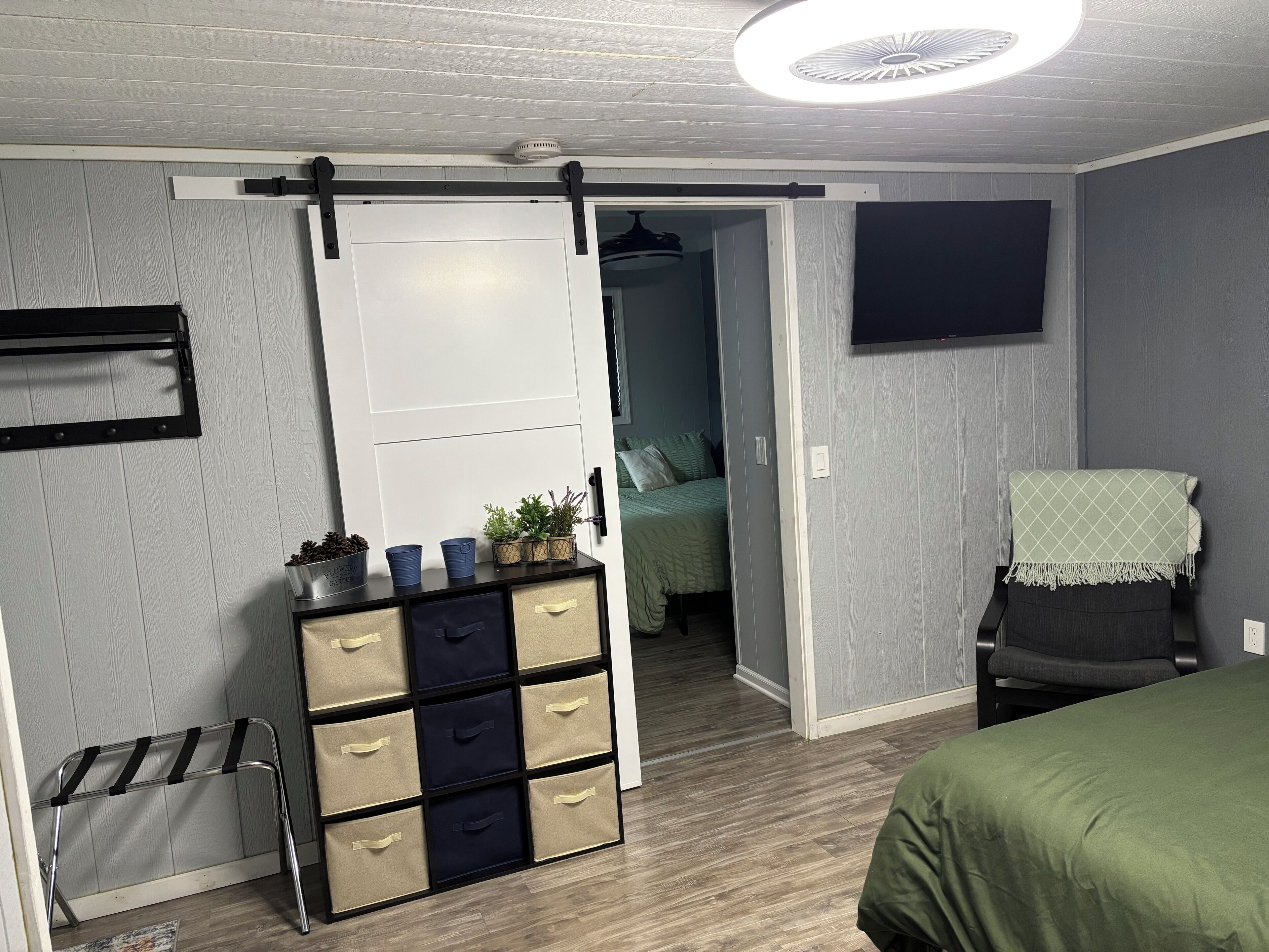 2 多间卧室、WiFi、床单