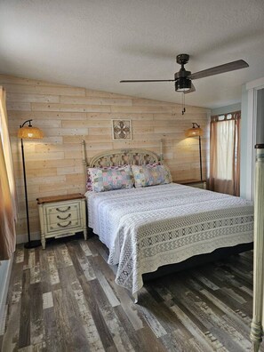 1 bedroom, in-room safe, WiFi, bed sheets