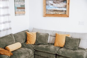 Smart TV - The Chicken Coop (Nephi)