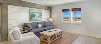 "Salt Therapy" offers gulf views, 100 steps to beach, modern 2BD/2BA, single level!