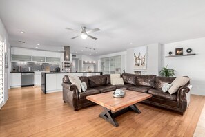 Smart TV - Enchanting 4bd Scottsdale Home (Scottsdale)