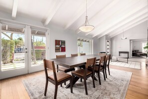 Dining - Enchanting 4bd Scottsdale Home (Scottsdale)