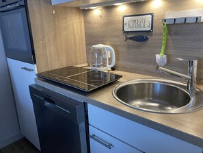 Kühlschrank, Mikrowelle, Ofen, Geschirrspüler