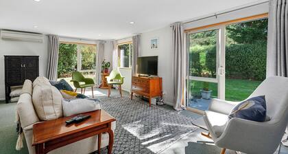MARAMA COTTAGE 2bdrm country charm — home away from home 15 min to CBD
