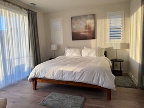 3 bedrooms, desk, iron/ironing board, WiFi