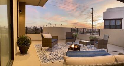 Fabulous LTR 3-bed 3.5 bath condo in wonderful Oxnard with AC, WiFi, EV Charger,