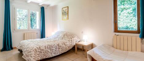 2 chambres, fer et planche à repasser, Wi-Fi gratuit