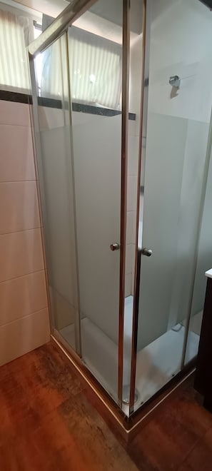 Shower, towels