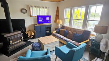 Smart TV, fireplace, DVD player