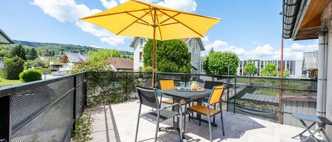 屋外ダイニングエリア