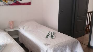 1 bedroom, bed sheets