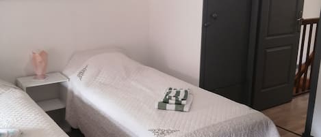 1 bedroom, bed sheets