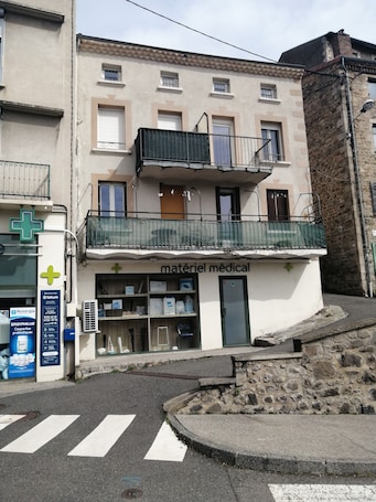 Exterior. Apartment 'La Clef' with Balcony