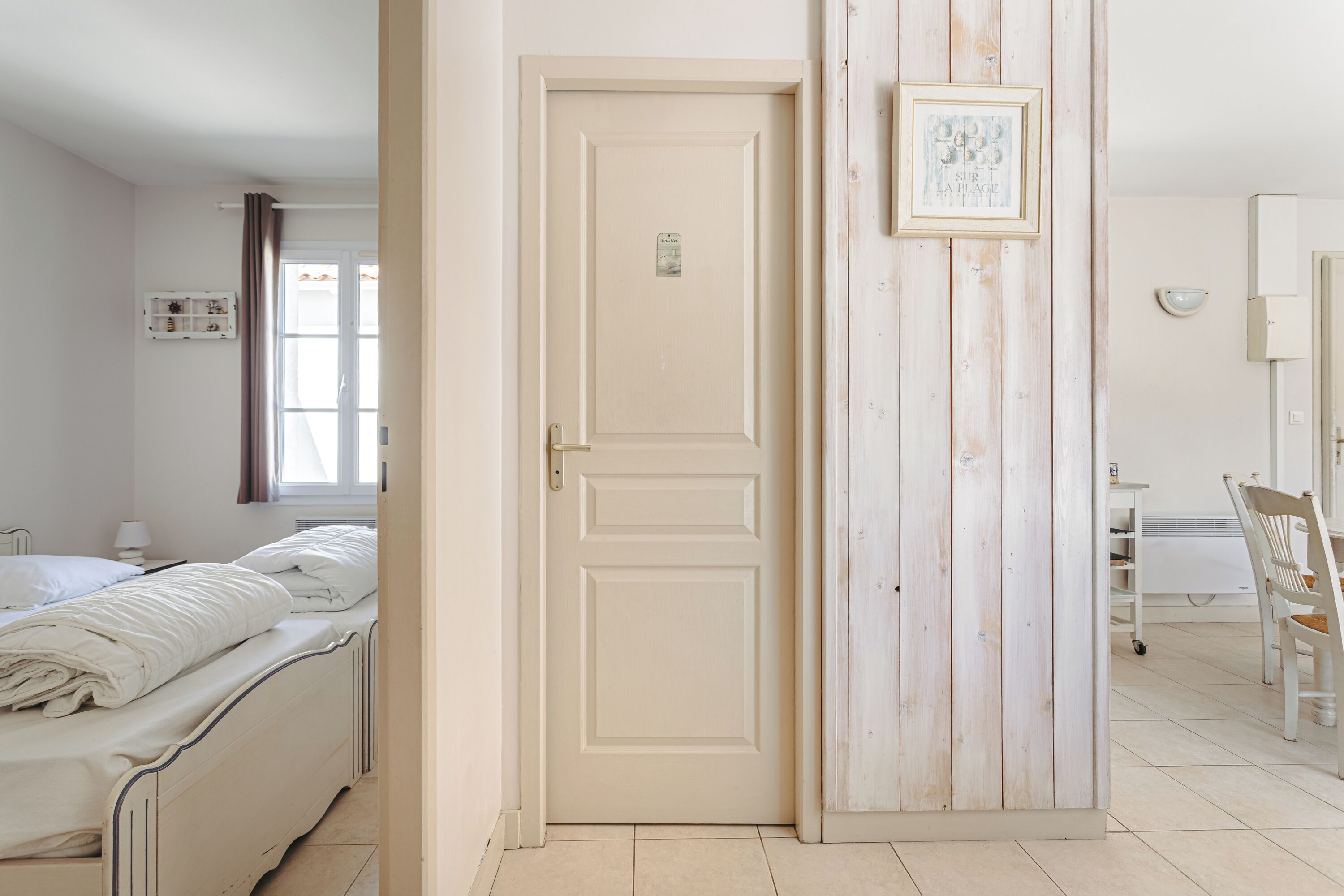 2 makuuhuonetta, silitysrauta/-lauta, ilmainen Wi-Fi