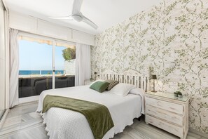 3 bedrooms, iron/ironing board, free WiFi, bed sheets - Apartment 'Del Mar' with Sea View, Wi-Fi and Air Conditioning (Marbella)