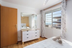 4 Schlafzimmer, Bügeleisen/Bügelbrett, Bettwäsche