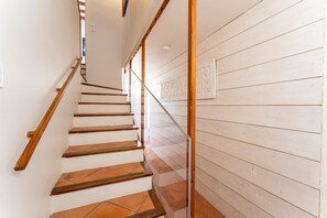 Interior - Holiday Home 'Le Sophora' with Mountain View, Wi-Fi and Air Conditioning (ROCHEFORT DU GARD)