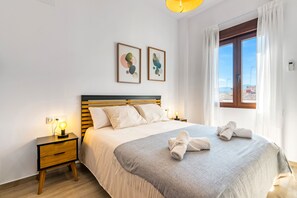 6 bedrooms, iron/ironing board, free WiFi, bed sheets