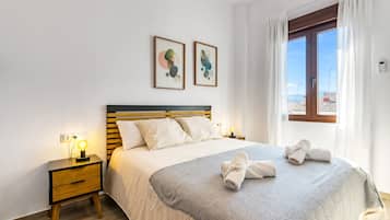 6 bedrooms, iron/ironing board, free WiFi, bed sheets