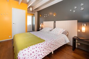 1 bedroom, free WiFi, bed sheets
