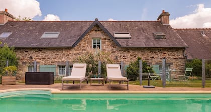 Chambre d'hÎtes 'Chambre Magnolia' avec piscine partagée, terrasse partagée et Wi-Fi