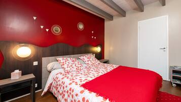 1 bedroom, free WiFi, bed sheets