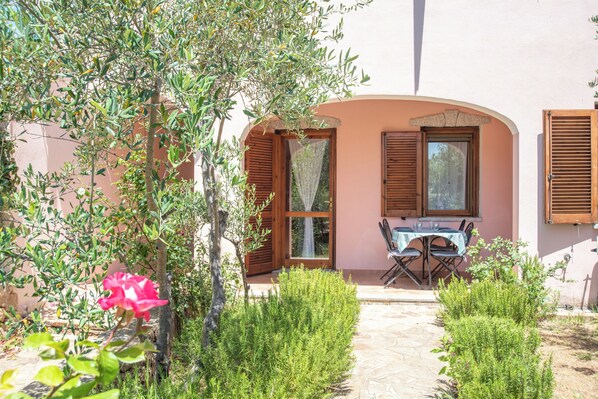 屋外ダイニングエリア