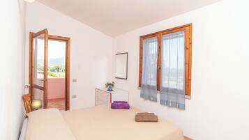 2 chambres, fer et planche à repasser, Wi-Fi gratuit, draps fournis