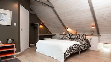 1 bedroom, free WiFi, bed sheets