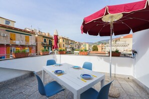 تناول الطعام بالخارج