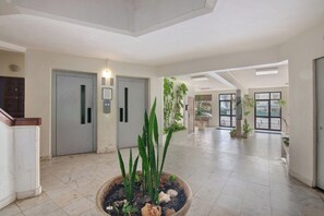 Interior - Apartment 'Cozy Beach' with Sea View, Balcony and Wi-Fi (Armação de Pêra)