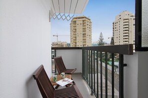 Property grounds - Apartment 'Cozy Beach' with Sea View, Balcony and Wi-Fi (Armação de Pêra)