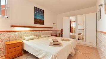 2 sovrum, strykjärn/strykbräda, gratis wi-fi och sängkläder