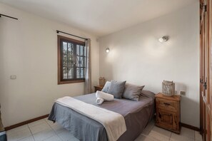 1 Schlafzimmer, Bügeleisen/Bügelbrett, Bettwäsche