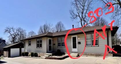 Duplex 2 Beds 1 bath Unit WiFi ,Heat & AC in Bloomington Illinois