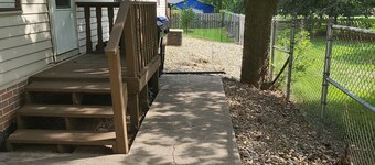 Duplex 2 Beds 1 bath Unit WiFi ,Heat & AC in Bloomington Illinois