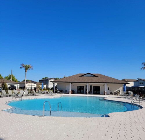 Charming 3-bedroom house with fitness room, WiFi in welcoming Saint Cloud