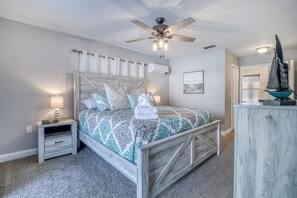 4 bedrooms, desk, iron/ironing board, travel crib