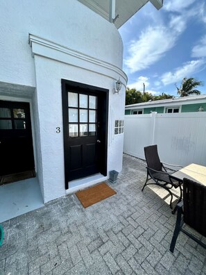 Outdoor dining - Christmas on AMI*Heated Pool*Sandy Toes* (Holmes Beach)