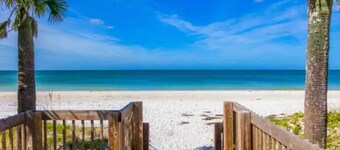 1 Block WALK on QUIET street to beach/food/fun