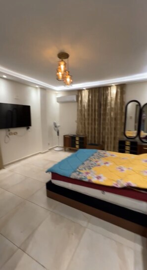 3 chambres, fer et planche à repasser, Wi-Fi, draps fournis