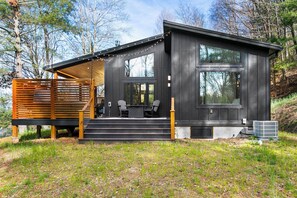 Exterior - Private/King/15min to town/Fire Place/WD (Buncombe County)