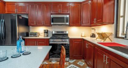 Spacious 5-bedroom house in welcoming Managua with WiFi, AC