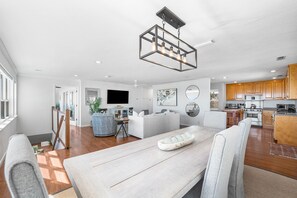 Interior - Old Florida Beach House - Inlet Beach - Access to Rosemary Beach Fitness and Tennis! (Inlet Beach)