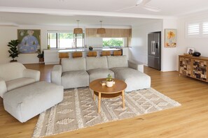 House, 5 Bedrooms | Living area | 55-inch Smart TV with digital channels