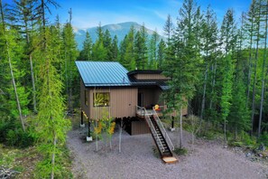 Exterior - Off Grid Stays - Treehouse #1 (Columbia Falls)