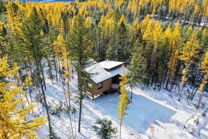 Exterior - Off Grid Stays - Treehouse #1 (Columbia Falls)